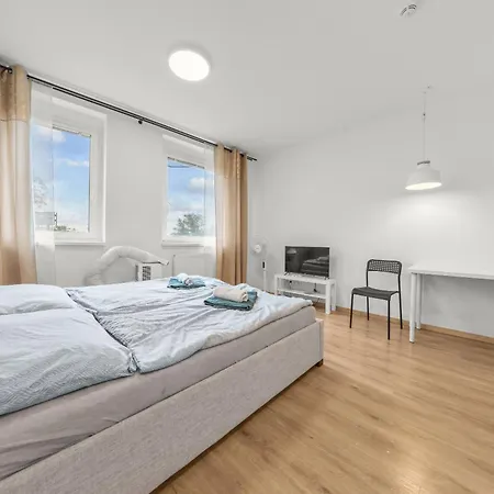 Apartmán Air Conditioned 1 With Parking, New Building, Ruzinov *