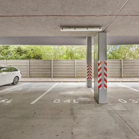 Air Conditioned 1 With Parking, New Building, Ruzinov Apartamento *